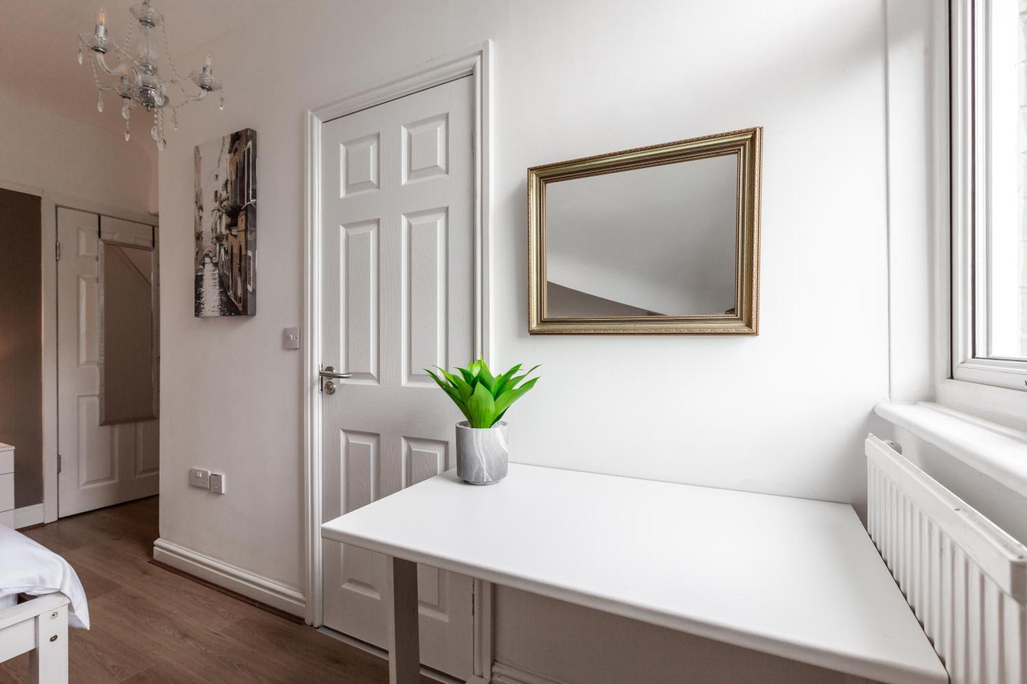Grand Victorian Villa 6 - En-Suites, Hot Tub, Cinema Room, Private Parking & Park View Liverpool Dış mekan fotoğraf